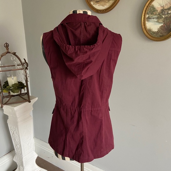 Love tree burgundy vest - Picture 3 of 9